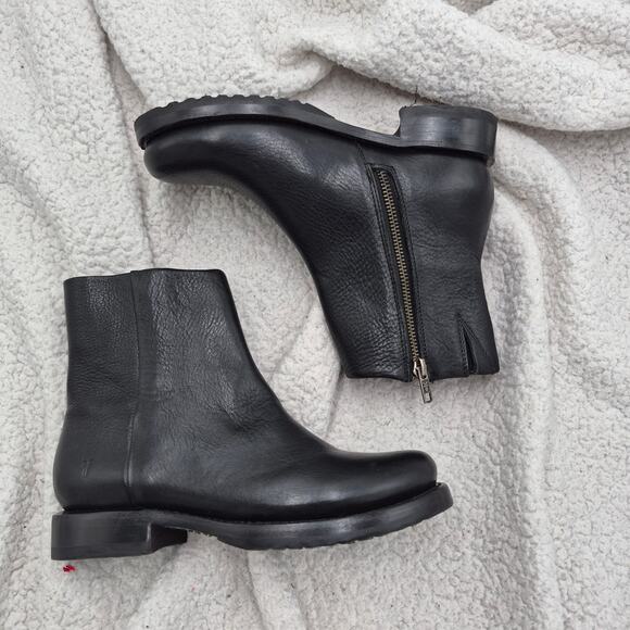 NEW Frye women's Veronica Inside Zip Ankle Boot Black leather size 6 - Picture 6 of 8